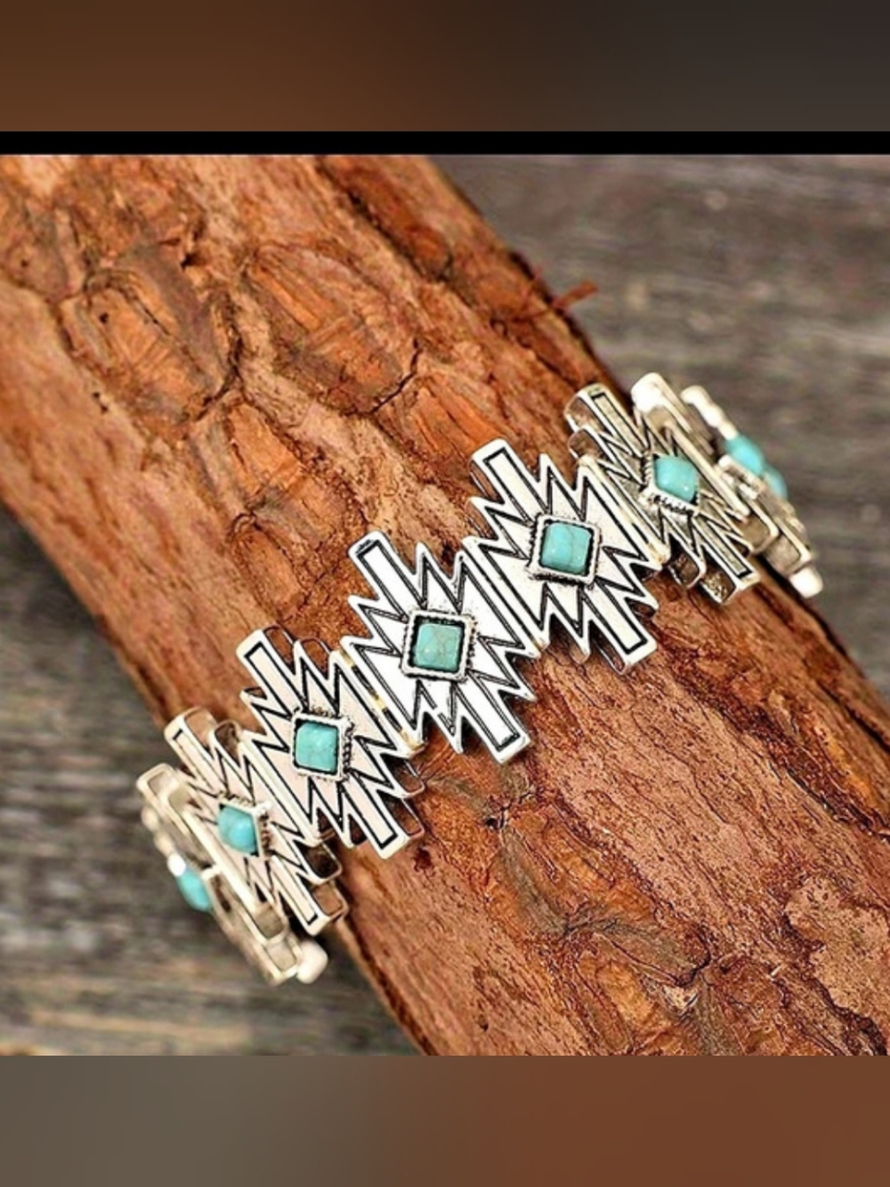 NWOT Geometric Turquoise Bracelet.